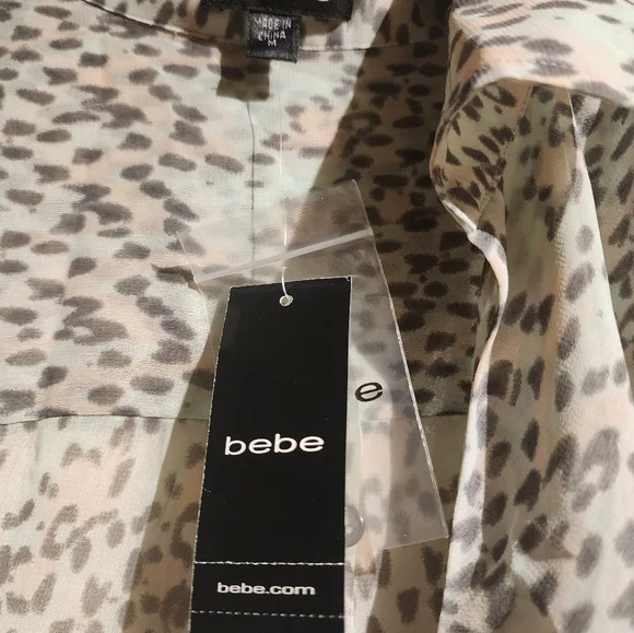 NWT Bebe Women's  Animal Print Wrap Roll Tab Sleeves Chiffon Cropped Top - Picture 11 of 13
